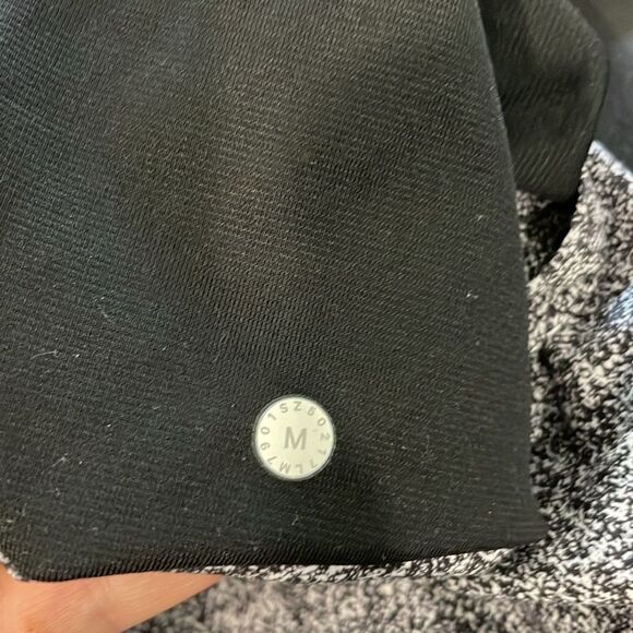 Lululemon T.H.E. Linerless 7" Shorts in Carbon Mist Alpine White Graphite Gray M - Picture 7 of 8